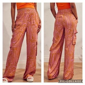 Urban Outfitters UO Sophie Pink Wavy Print Pull On Cargo Pants Size XS